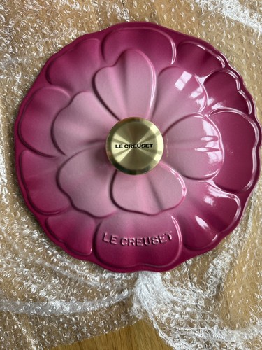 Creuset cast iron petal - le,