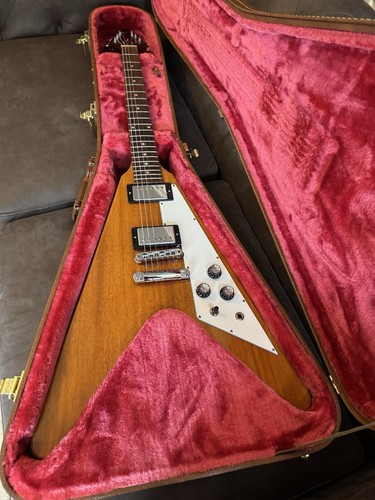 Wow 2022 gibson flying - wow,