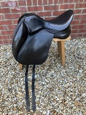 TO CLEAR🔥Size 1 / 17" WOW GP Saddle ID WAT 🐴FLAIR DWG - Deep Seat - Curved