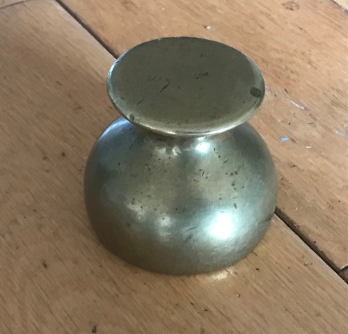 Vintage brass 900g weight - brass,