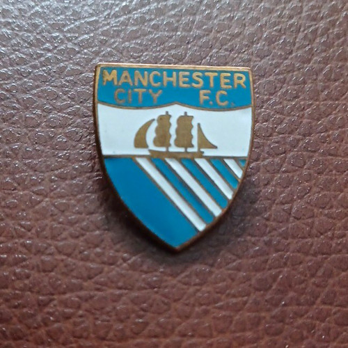 Manchester city crest enamel - city,