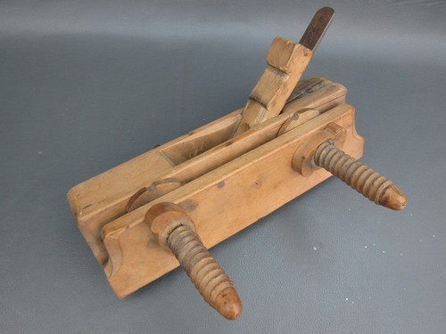 Wooden screw stem plough plane
