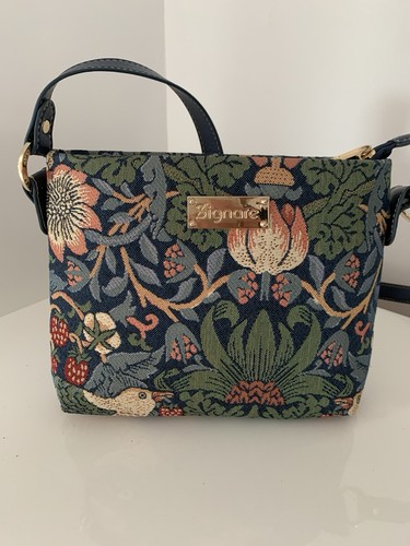 Signare women tapestry - signare,