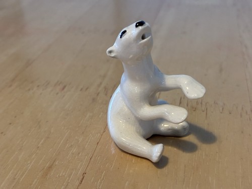 Hagen renaker sitting polar - sitting,