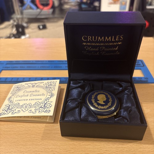 Boxed cased crunmles - cased,