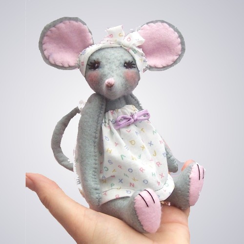 Miss stitch mouse felt - felt, sewing