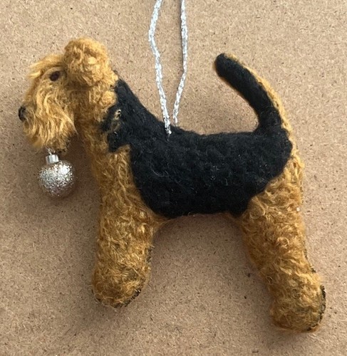 Airedale welsh terrier - airedale, /
