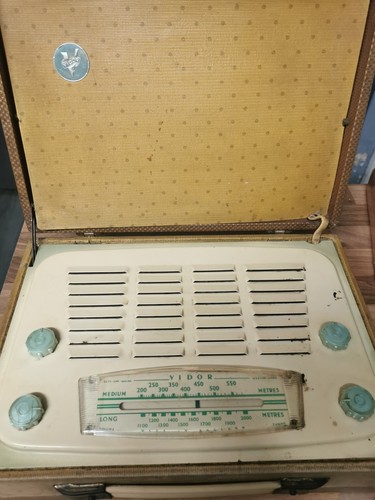 Vintage vidor radio - vintage,