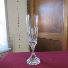 1 flûte à champagne cristal de Baccarat modèle D ASSAS signée H 21,7 CM