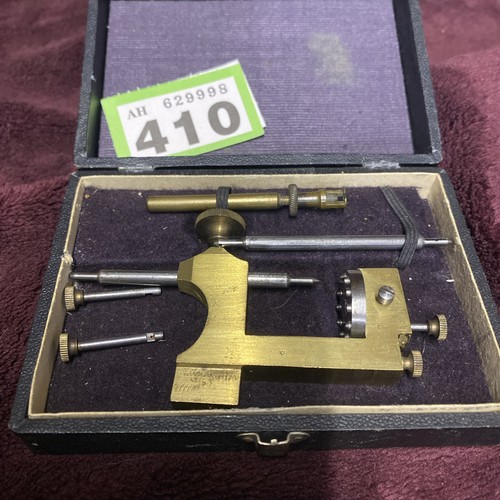 Vintage watchmakers pivoting - vintage,