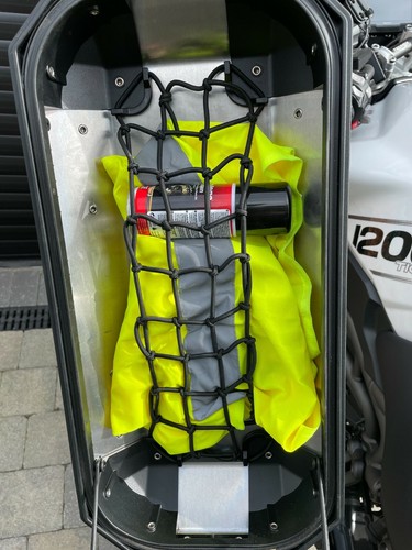 Cargo carrying net - for, triumph
