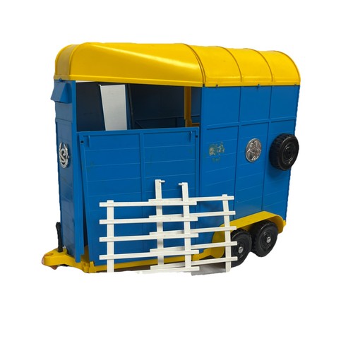 Vintage sindy doll horse box - doll,