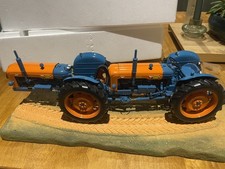 Universal Hobbies 1/16