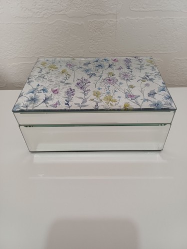 Floral wildflower mirrored - wildflower,