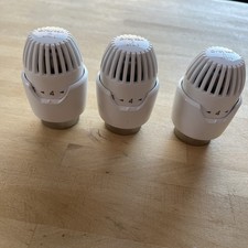 Three Drayton TRV RT212 Valve