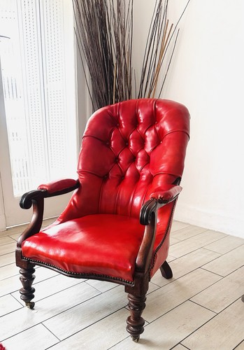 Red vintage tufted - vintage, leather