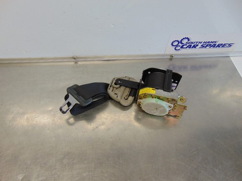 Toyota yaris seatbelt xp10 - yaris,