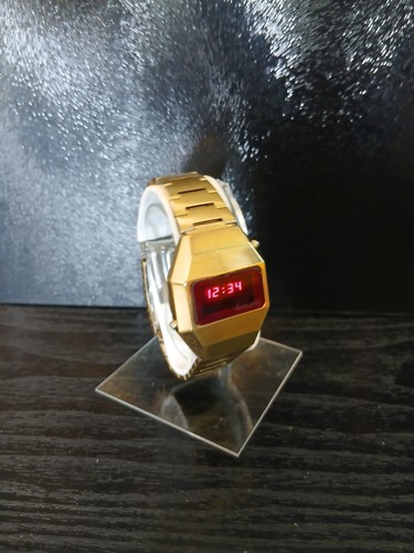 Vintage accurist red led gold - accurist,