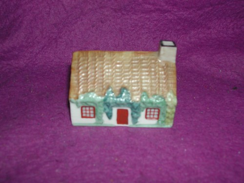 Goss crested china manx - h,