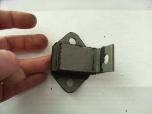 Tail pipe mounting for - , triumph