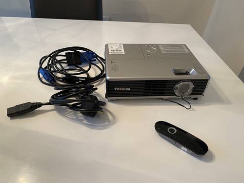 Toshiba projector - ,