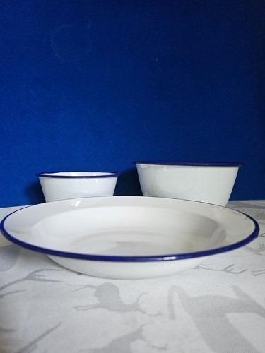 Enamel white blue pudding - x,