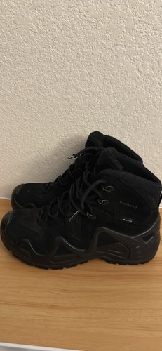 Lowa boots mens size - , 9