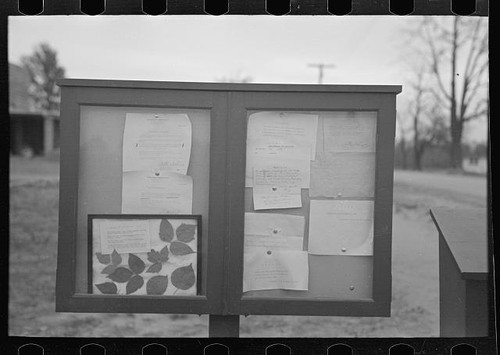 Photo 1930s bulletin board - photo:1930s,