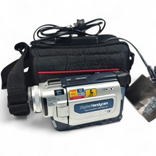 Sony Handycam DCR-TRV15E Camcorder MiniDV NightShot Video Camera, Charger, Bag