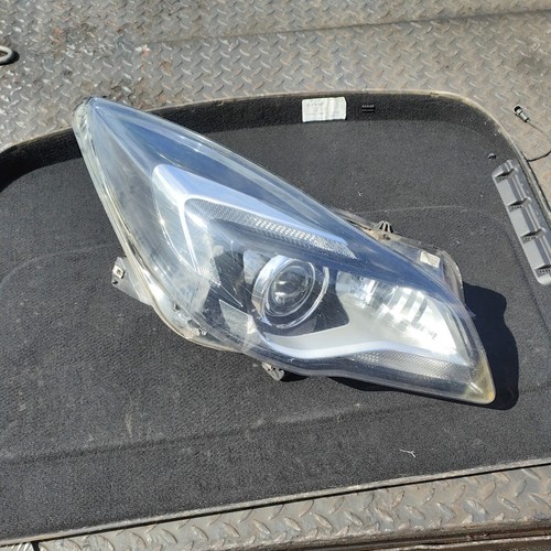 Vauxhall insignia xenon front - insignia,
