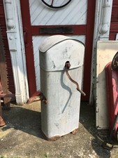 Vintage GEM Galvanized Water Well Pump Hand Crank Garden Art