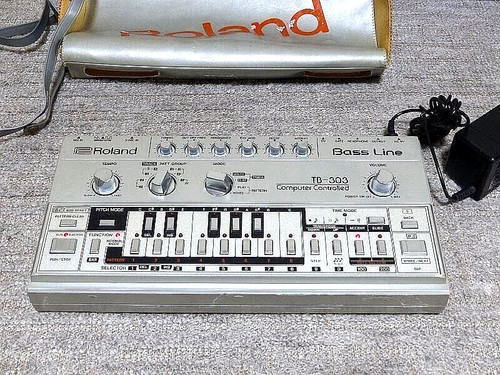 Roland 303 analog - tb-303,