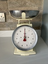 VINTAGE 11 LB KITCHEN SCALES RETRO OLD STYLE VGC