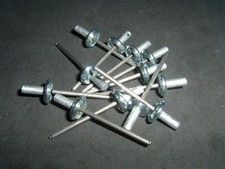 TUCKERS RIVET CHROME MOULDING