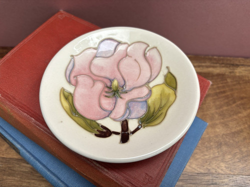 Vintage moorcroft magnolia - moorcroft,