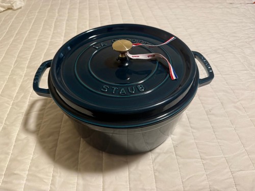 Staub cast iron round - staub, qt,
