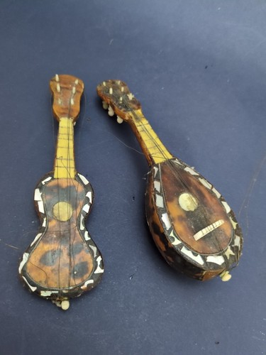 Antique italian wooden guitar - wooden,