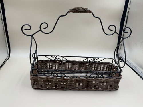Vintage pretty wicker - pretty, &
