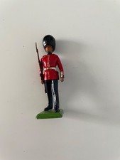 BRITAINS GUARD SOLDIER DIECAST