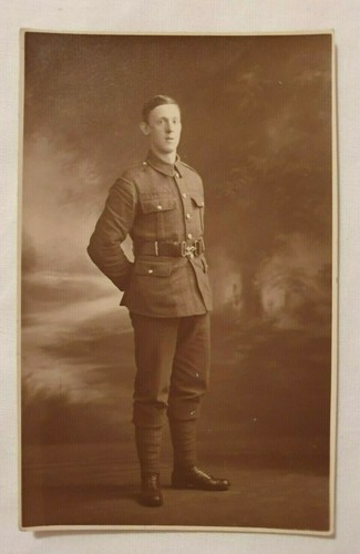 Ww1 soldier wearing p14 - ww1,