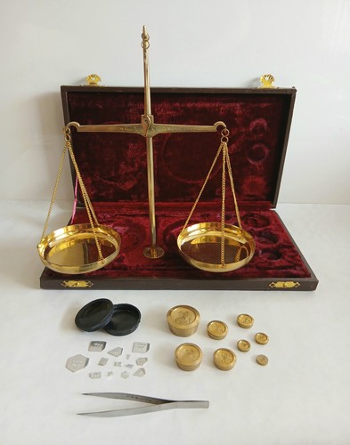 Fantastic vintage weighing set - weighing,