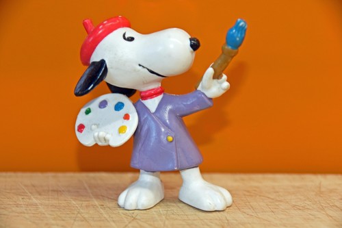 Plastic vintage snoopy artist - plastic,