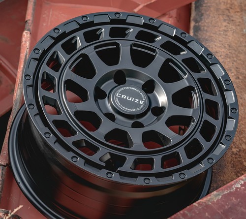 Black swamper alloy wheels - 18",