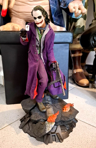 Sideshow collectibles batman - sideshow,