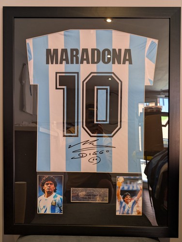 Diego maradona signed - maradona,