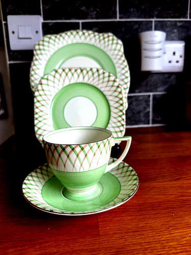 Salisbury crown china 4pc set - 4pc,