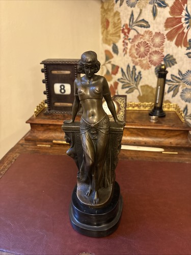 Bronze lady art - lady,