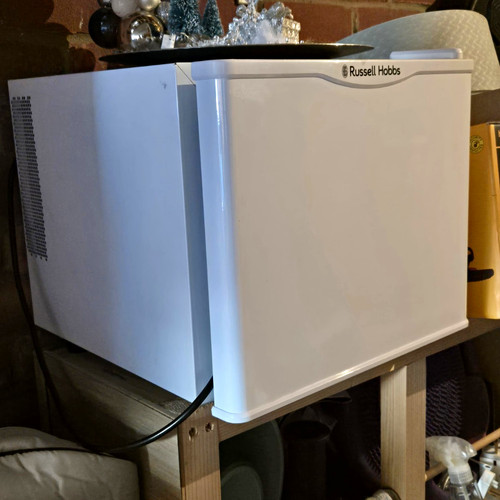 Russell hobbs white table - russell,