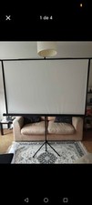 Portable projection screen