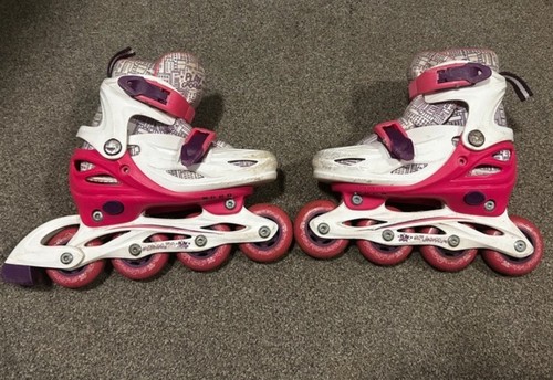 Roller blades adjustable size